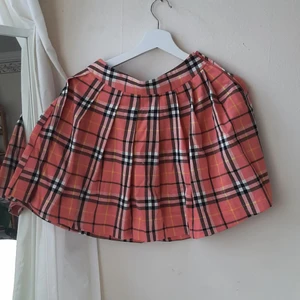 Rosa mini skirt - Rosa mönstrad mini skirt från new yorker 