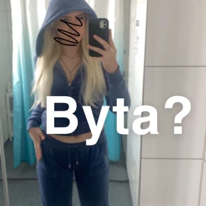 Byta? Juicy couture  - Hej jag skulle vilja byta detta lila/blå juicy settet mot antingen ett rött sett eller bara byxorna mot svarta 💓