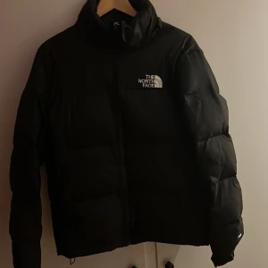 The North Face Dunjacka - Helsvart The North Face jacka Storlek M Skick 8,5/10