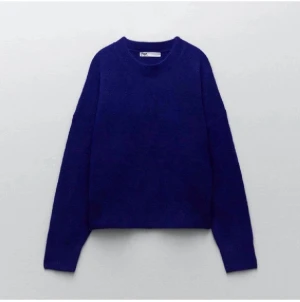 Stickad tröja  - Populär stickad tröja från Zara i inprincip nyskick. Hör av dig vid funderingar☺️ 200 + frakt