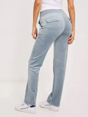 Söker⚠️⚠️ - Söker ett par juicy byxor i vilken färg som helst. Helst röd eller rosa 