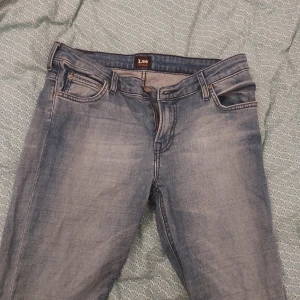 Lee jeans  - Lägger upp igen pga förra löparen ångrade sig. 