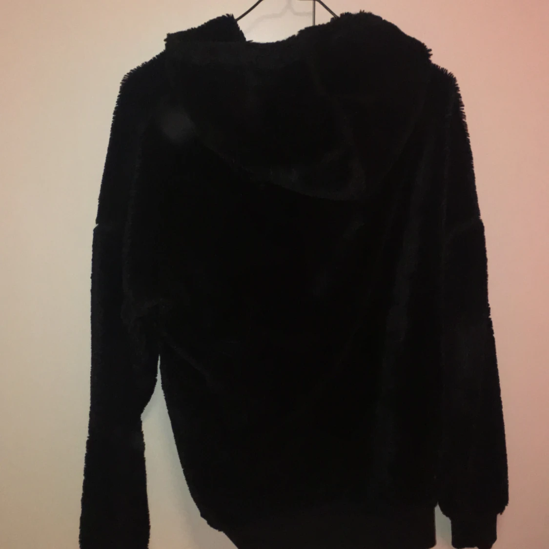 Svart fluff tröja - 90
