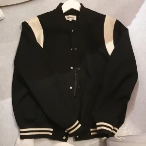 Unisex kollage jacka - I mycjet bra skick ovh passar xs_ m