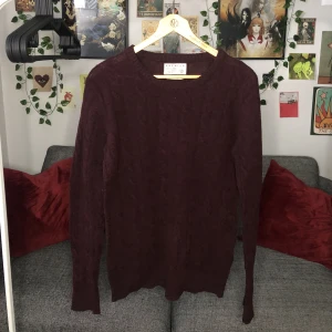 Woolen burgundy sweater - New, excellent condition