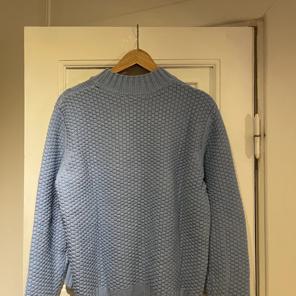 Blå stickad tröja från Lager 157. Tröjan är k bra skick då den endast är använd 2 gånger.🦋🦋. Tröjor & Koftor.