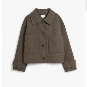 Kappahl Jacka Brun - Säljer min Kappahl jacka då den inte kommer till användning. 🥰 Använd 1 gång 🌟