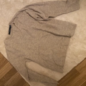 Beige stickad tröja - Beige stickad tröja, så skön och fin💞från Vero Moda