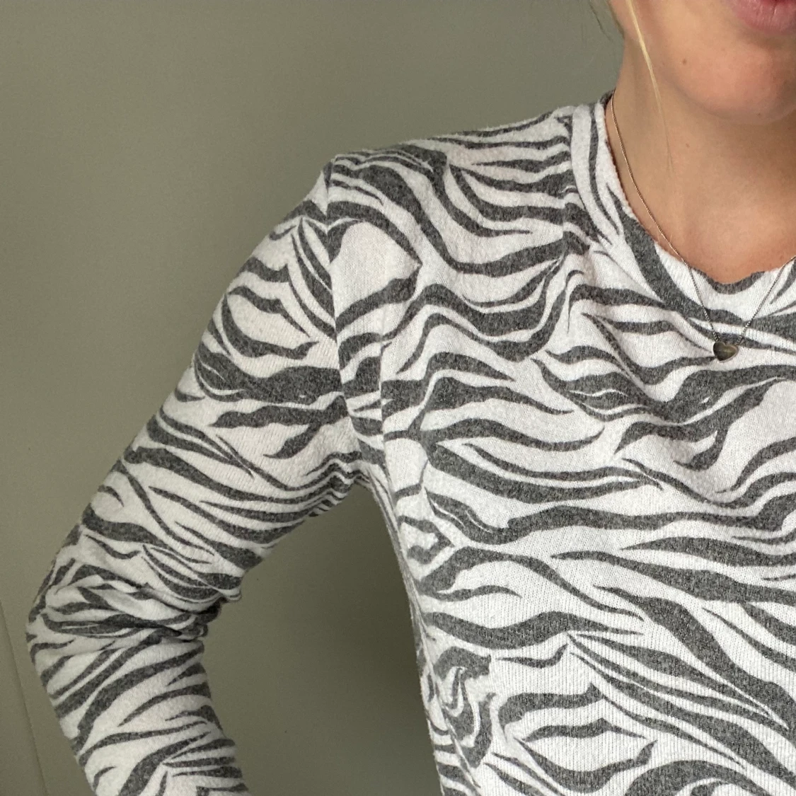 Fin tröja till en kall sommar kväll🌸 - 91