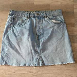 Jeans kjol från Gina Tricot, använd 2-3 ggr.