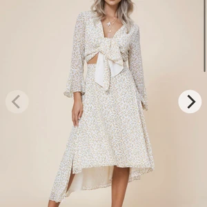 Adoore klänning - Säljer denna adoore klänning som heter ”Riviera Dress Lemon”. Den är i storlek 34 och nypriset är 1495 kr🤍 hör av dig vid intresse eller vid fler bilder! Endast använd en gång