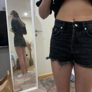 Shorts från Zara - Super coola jeans från Zara❤️❤️