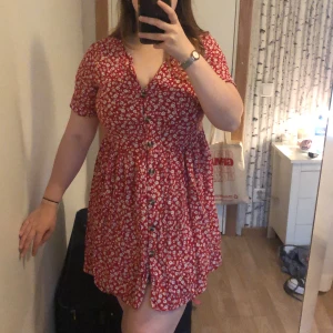 Klänning new look - Red printed summer dress, new look, size 40