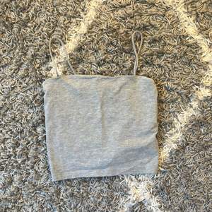 Säljer detta gråa linne från Gina❤️❤️❤️ storlek S