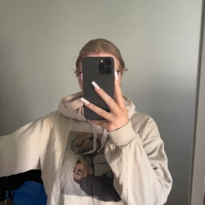 Ariana grande x H&M - Från ett släpp något år tillbaka, använder inte längre pga nya inköp 