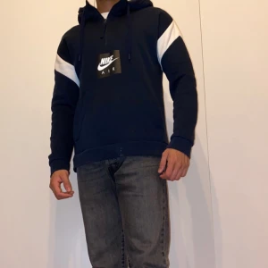 Nike Air Tröja  - Nike Air Tröja med dragkedja Storlek: M