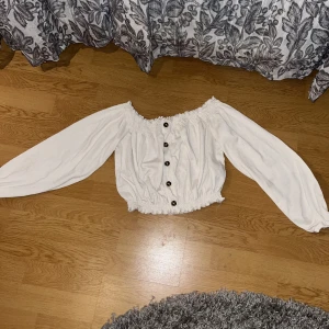 tröja - hyfsat använd men ändå helt ok skick