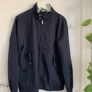 Vårjacka från Park Lane - Lätt vindtät vårjacka från Park Lane. Inga anmärkningar!