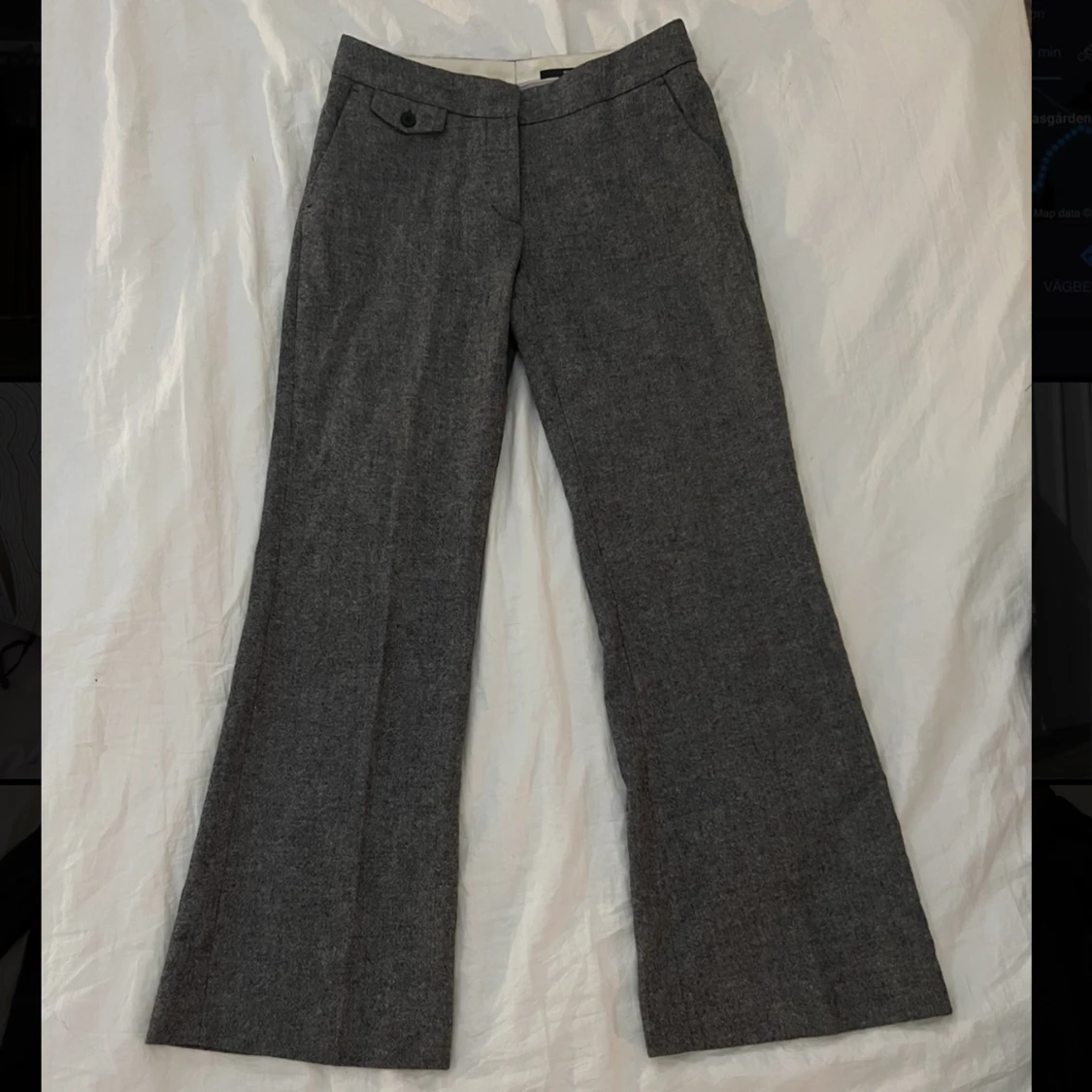 Gråa kostymbyxor 