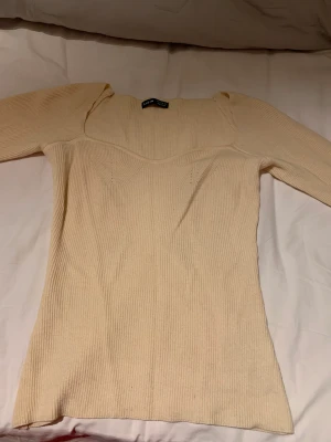 stickad tröja  - skitfin tröja köpt på shein, aldrig använd nyskick 