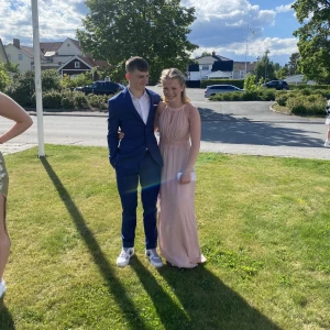 Balklänning - Säljer nu min balklänning i storlek 36, frakt tillkommer (ordinarie pris 799kr)