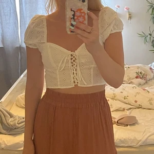 Topp - Säljer en topp i strl 38. Supergullig, köpare står för frakt🥰