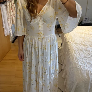 KappAhl Klänning - Somrig klänning som är lätt, tunn och superskön💓 Ej använd!