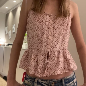 An other storis blus - En super fin blus från an other storis i storlek XS (köparen står för frakt) 🥰🥰