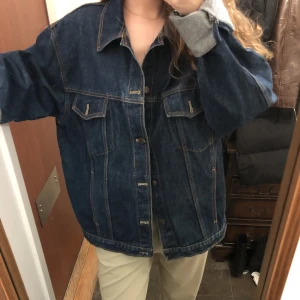 Oversize jeansjacka - I bra skick!