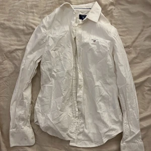 Skjorta - Skjorta från gant i storlek 36 