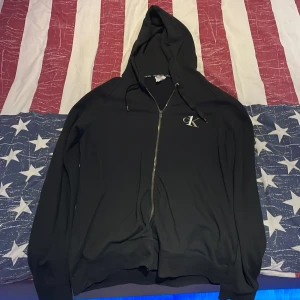 Ck tröja - Precis ny tröja säljer för att andvänder inte.