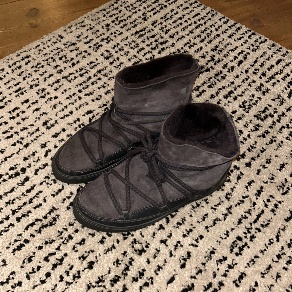 Grå Inuikii storlek 38 - 90