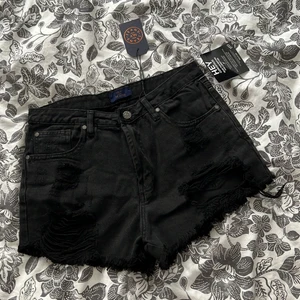 Nya shorts  - Helt nya shorts 
