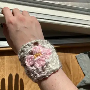 Cute Sakura wristlets. Suitable from 14 cm diameter. Can tailor to your needs. Handmade. Contact this ad if you want a custom order.  Can make anything!