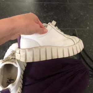 Skor eytys  - Säljer nu mina favoriter då det inte kommer till lika mycket användning längre 😩💕 Använda en del, därav priset 600 +frakt. Köpta för 1800kr! Skriv vid intresse eller funderingar (modell odessa) 