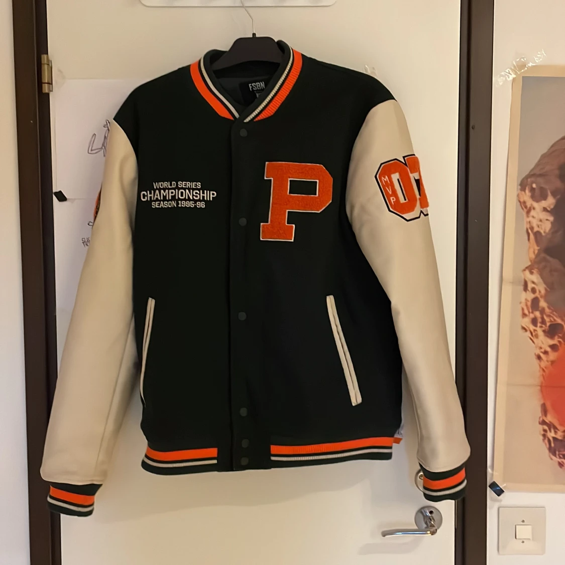 Riktigt snygg college jacka