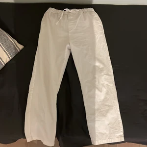 Linnebyxor - FINNS I SIZE MEDIUM OCH SMALL FRÅN ZARA HELT NYA TESTADE BARA