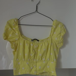 Tröja - Söt topp från zara, så fin på sommaren 