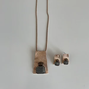 Halsband och örhängen - Halsband och örhängen, ny