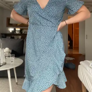 En jättefin klänning från veramoda som passar skit bra till exempelvis en skinnjacka! 