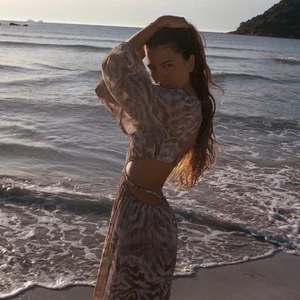 SÖKER  - Söker denna klänning från Zara i storlek M!