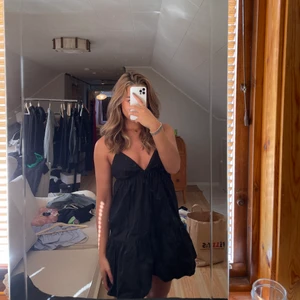 Svart klänning Zara - Kommer inte till användning, storlek S💞