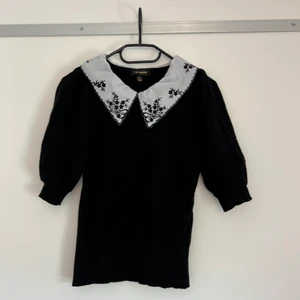 QED LONDON - topp med krage  - Stickad topp med krage från QED LONDON