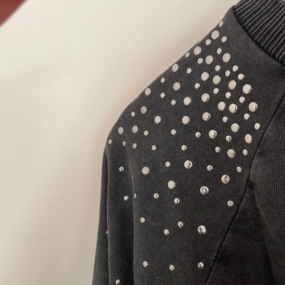 Dark Sweatshirt/top with silver detail - 90