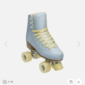 Rullskridskor - storlek 37 om ja it har fel. I gott skick. pris kan diskuteras vid snabb affär