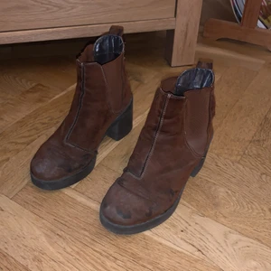 Bruna boots  - Fina bruna boots köpta för ett par år sen! 