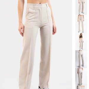 V2 perfect fit suit pants  - Säljer dessa helt slutsålda kostymbyxor som är förstora för mig och i strl EU34-L32🫶🏼 bara o ställa frågor om det behövs💓 endast provade