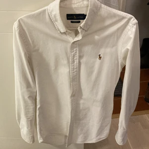 RALPH LAUREN SLIMFIT S - i mycket gott skick