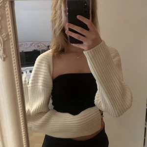 Bolero Hm - Säljer denna bolero från hm, köpt här på Plick men aldrig använd💞