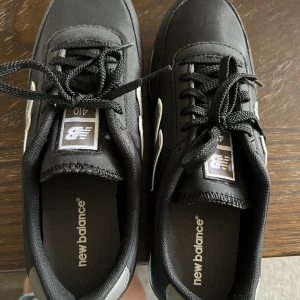 New Balance - Size 39 1/9